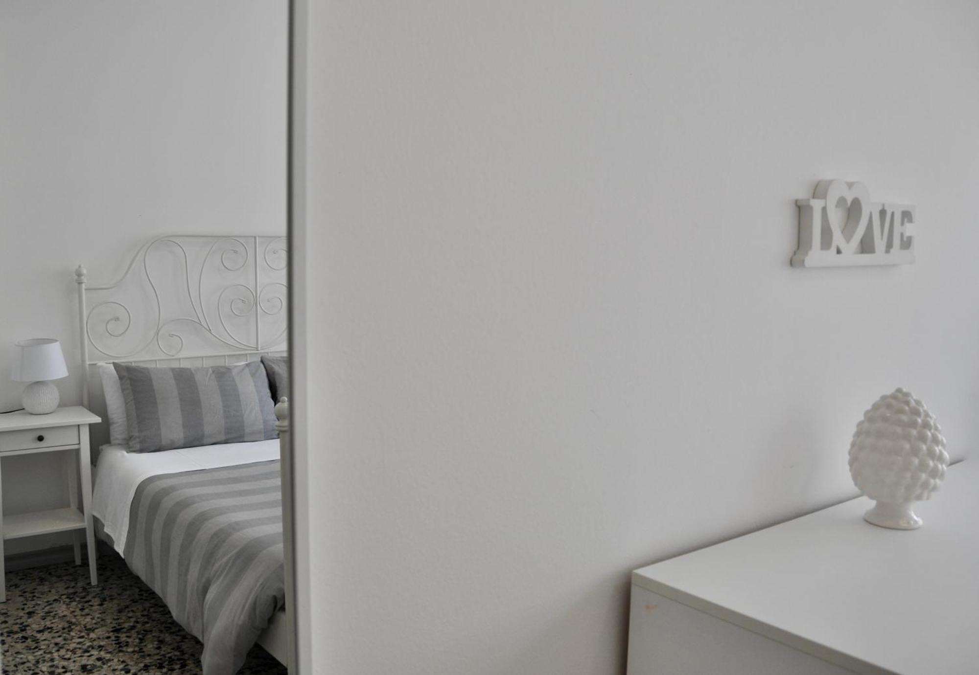 M.Aurelio Red Appartement Milaan Buitenkant foto